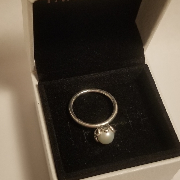 PANDORA Cultured Elegance Ring, Pearl - Picture 4 of 6